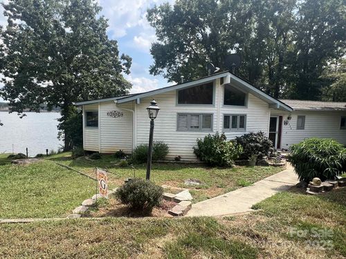 82-87-5646 Lakeview Cir, Fort Lawn, SC, 29714-8815 | Card Image