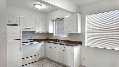 203-31 Se 2nd Ave, Hallandale Beach, FL, 33009-5520 | Card Image