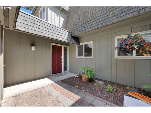 1500 Norkenzie Rd, Eugene, OR, 97401-2075 | Card Image