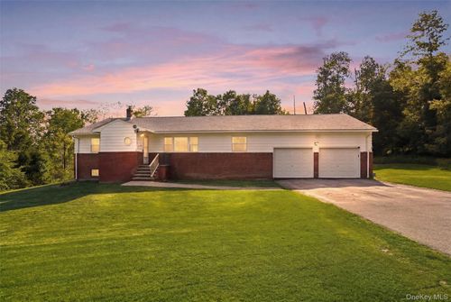102 Stevens St, Kerhonkson, NY, 12446-2940 | Card Image