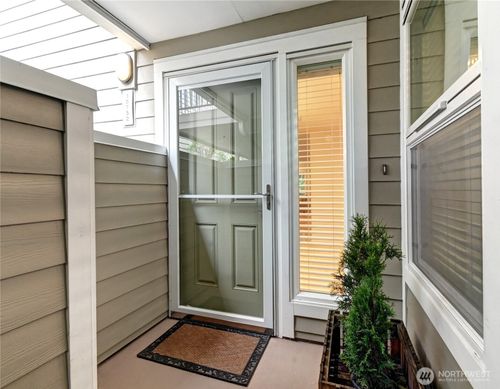 15732 Ne 70th Ct, Redmond, WA, 98052-4306 | Card Image