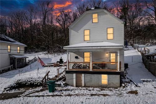 325 E Grant St, Houston, PA, 15342-1707 | Card Image