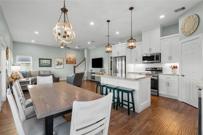 22318 Vista Del Mar, House other with 4 bedrooms, 3 bathrooms and 5 parking in Galveston TX | Image 4