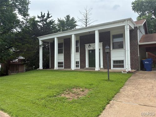 396 Genoa Dr, Ballwin, MO, 63021-6408 | Card Image