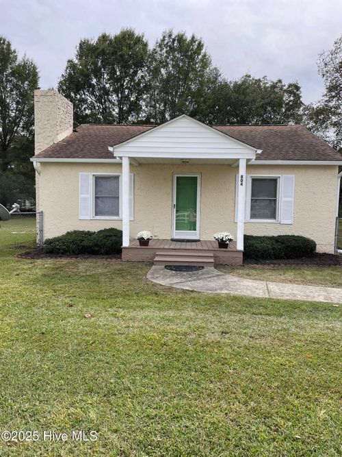 804 E Lizzie St, Selma, NC, 27576-2371 | Card Image