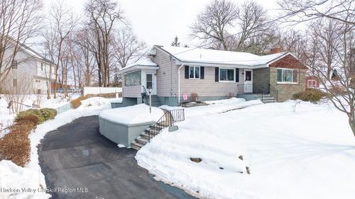 2 Clifton Ter, Kingston, NY, 12401-2706 | Card Image