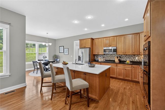 201 Venango Trl, House other with 4 bedrooms, 4 bathrooms and 2 parking in Mars PA | Image 11