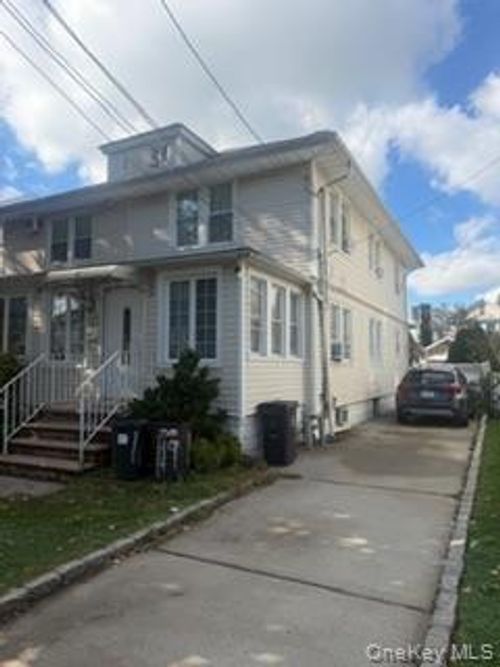 119-13 9th Ave, College Point, NY, 11356 | Card Image