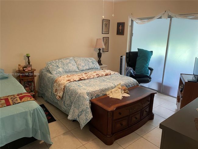 105 - 2300 Park Ln, Condo with 1 bedrooms, 1 bathrooms and null parking in Hollywood FL | Image 13