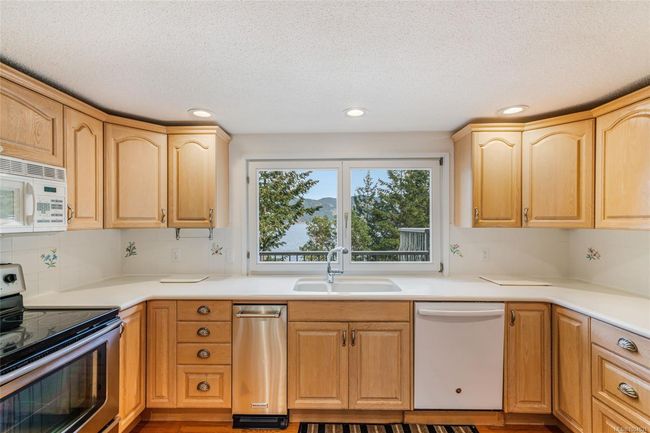 6633 Chisholm Trail, House other with 5 bedrooms, 5 bathrooms and 4 parking in Duncan BC | Image 6