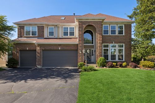 1820 Broadsmore Dr, Algonquin, IL, 60102-6612 | Card Image
