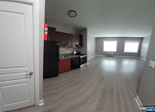 1 Parkway, Wallington, NJ, 07057-1049 | Card Image