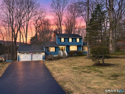 5 Whittier Ln, Shelton, CT, 06484-1642 | Card Image