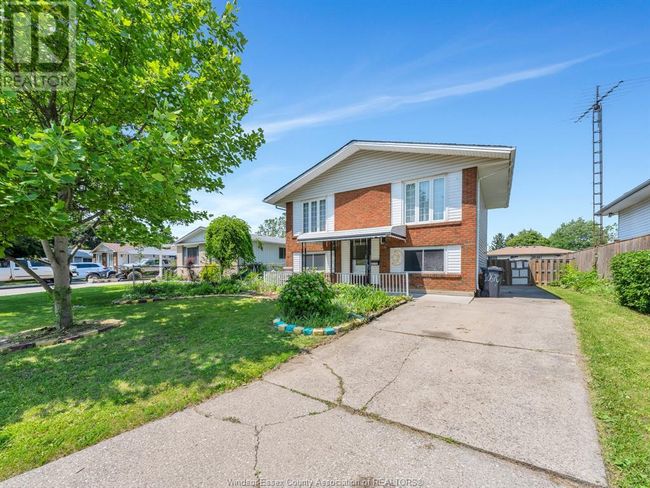 10670 Lambeth Rd, House other with 3 bedrooms, 2 bathrooms and null parking in Windsor ON | Image 5