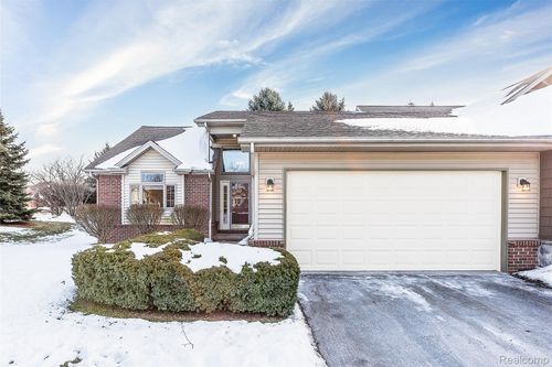 18-1201 Arbor Ridge Dr, Brighton, MI, 48116-6786 | Card Image