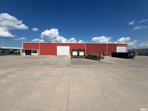 1927 Comenitz Dr, Davenport, IA, 52802-2316 | Card Image