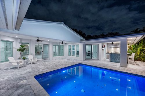 16141 W Troon Cir, Miami Lakes, FL, 33014-6548 | Card Image