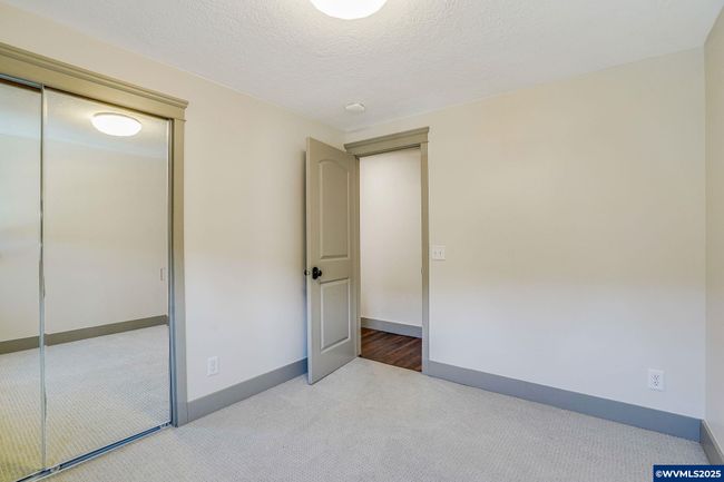 241 Silver Loop, House other with 4 bedrooms, 3 bathrooms and null parking in Silverton OR | Image 24
