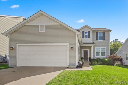 2829 Preston Woods Trl, Lake St Louis, MO, 63367-6520 | Card Image