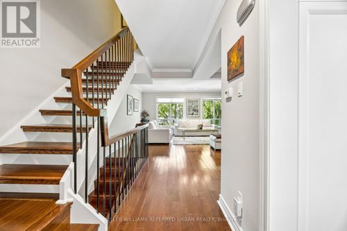 31 Flaming Roseway, Toronto (Willowdale East), ON, M2N5W8 | Card Image