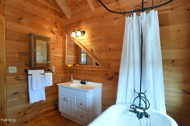 308 Walnut Mountain Farms Loop, House other with 4 bedrooms, 3 bathrooms and null parking in Roan Mountain TN | Image 17