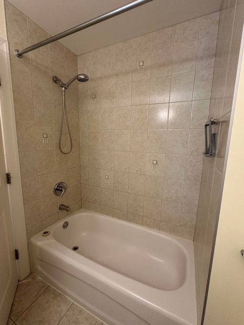 171 E Rockland Rd, North Vancouver, BC, V7N1R8 | Card Image