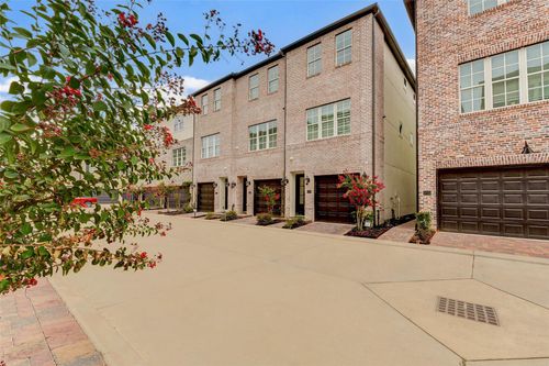2724 Dolce Oaks Dr, Houston, TX, 77007-2883 | Card Image