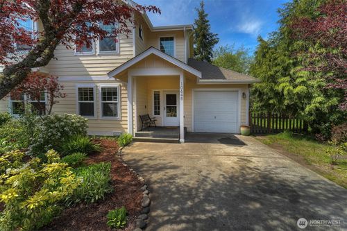 10648 Ne Kingston Meadows Cir, Kingston, WA, 98346-9346 | Card Image