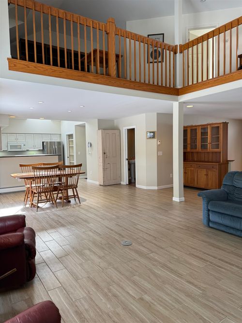 16 Sterling Springs Dr, White River Junction, VT, 05001-2970 | Card Image