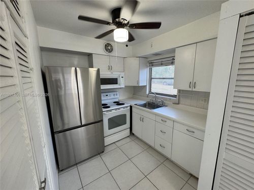 11-2000 Buchanan St, Hollywood, FL, 33020-4076 | Card Image