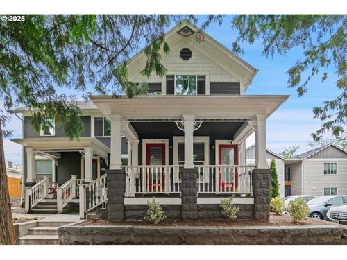 7521 N Gloucester Ave, Portland, OR, 97203-5940 | Card Image