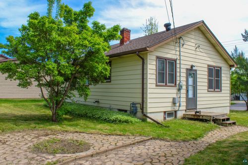 423 E 38th St, Hibbing, MN, 55746 | Card Image