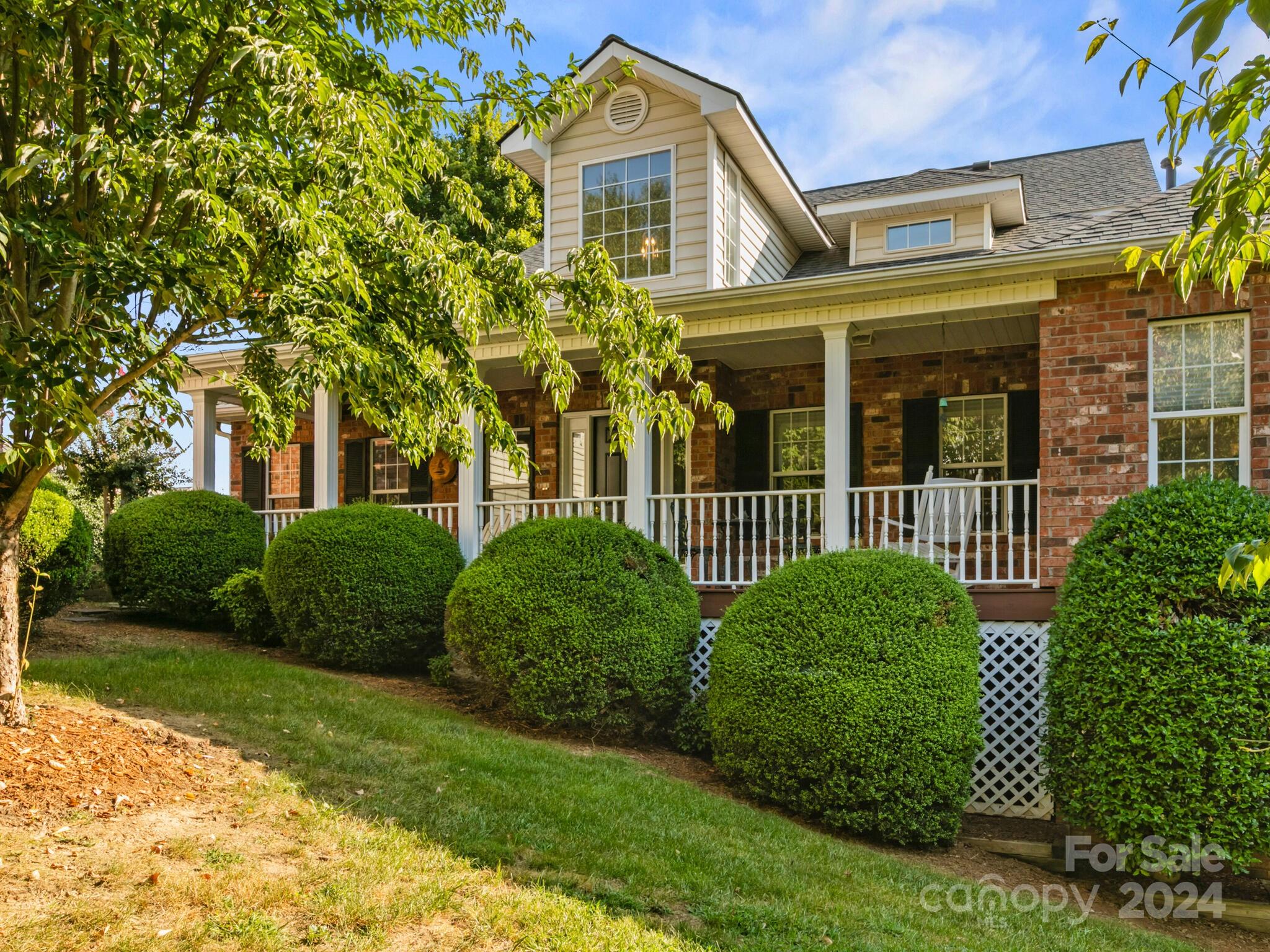 High Quarry Rd, Hendersonville, NC 28791