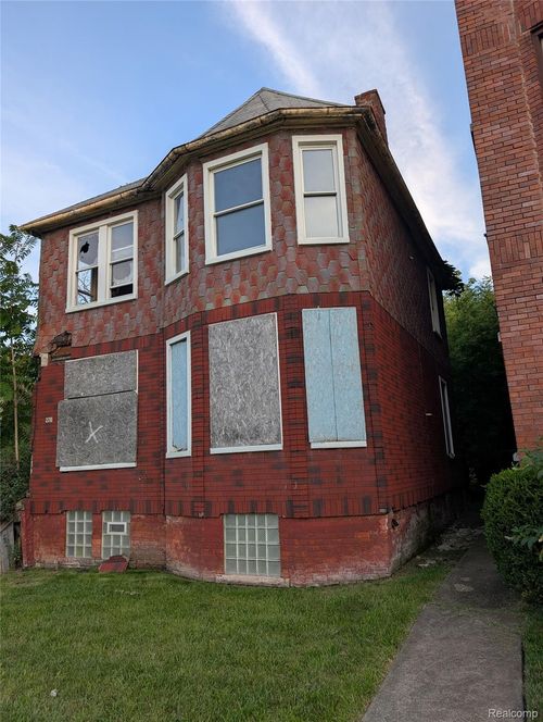 276 Marston St, Detroit, MI, 48202-2542 | Card Image