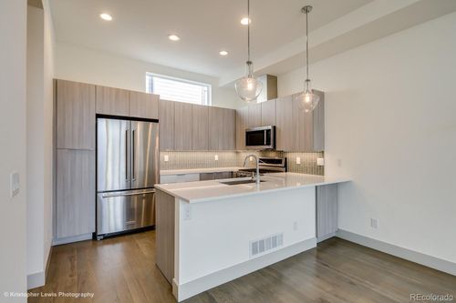 3016 Blake St, Denver, CO, 80205-2306 | Card Image