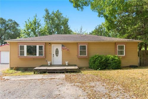 209 Main St, Bucyrus, KS, 66013-9206 | Card Image
