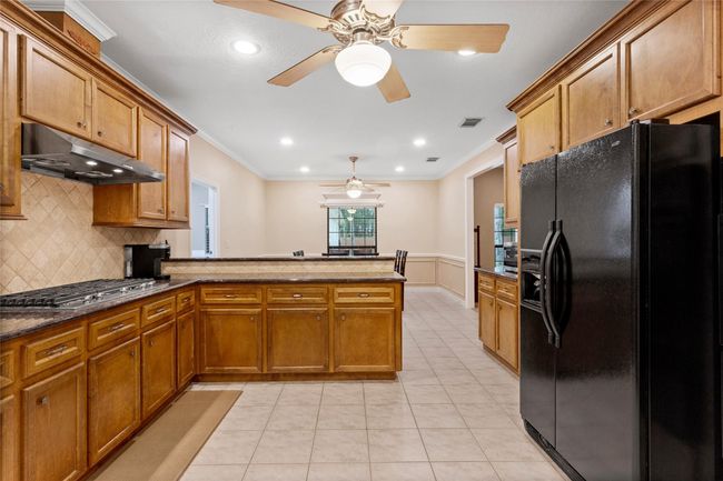 5 burner Stainless steel stove and vent hood, could easily add a built in microwave. | Image 15