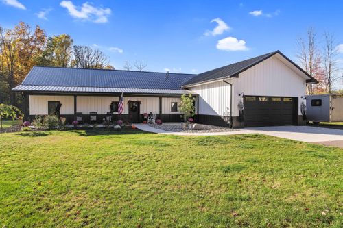 9242 Irish Rd, Goodrich, MI, 48438-9440 | Card Image