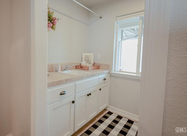 26700 Skyline Dr, House other with 3 bedrooms, 3 bathrooms and null parking in Tehachapi CA | Image 32