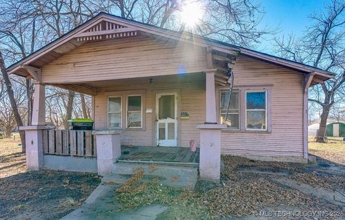 517 W 9th St, Ada, OK, 74820-4811 | Card Image