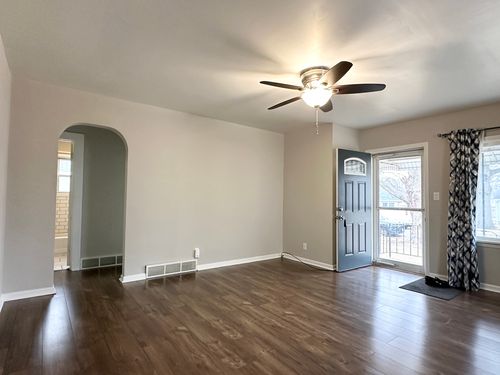 1075 S 7th Ave, Kankakee, IL, 60901-4705 | Card Image