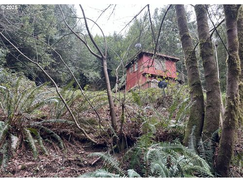 99899 S Bank Chetco River Rd, Brookings, OR, 97415-8232 | Card Image
