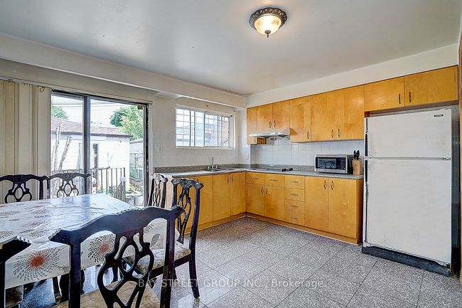 144 Wolseley St, House attached with 7 bedrooms, 3 bathrooms and null parking in Toronto ON | Image 5