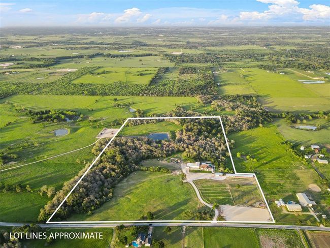 1425 County Road 116, Home with 3 bedrooms, 2 bathrooms and 6 parking in Caldwell TX | Image 31