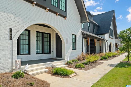 1042 Windsor Dr, HOOVER, AL, 35242-4782 | Card Image