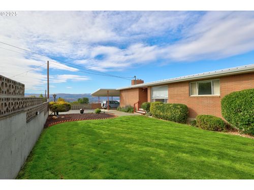 2803 E 12th St, The Dalles, OR, 97058-4010 | Card Image