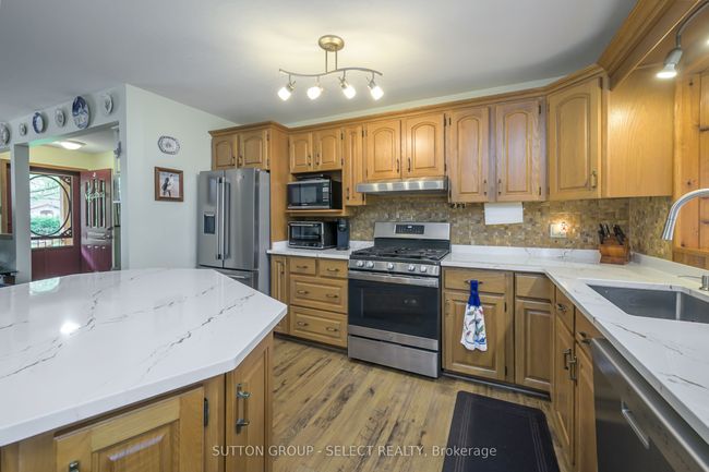 8444 Lazy Lane, House other with 3 bedrooms, 2 bathrooms and 8 parking in Thedford ON | Image 10