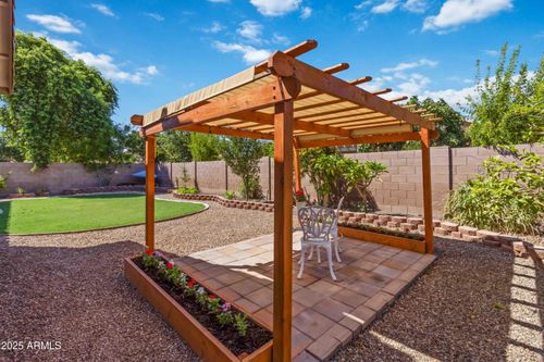 2574 E Donato Dr, Gilbert, AZ, 85298-8492 | Card Image