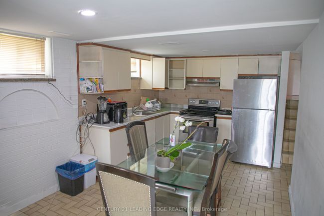 7 Futura Dr, House attached with 6 bedrooms, 2 bathrooms and 4 parking in North York ON | Image 21