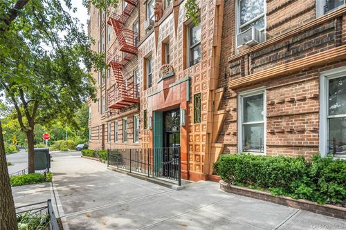 apt-305-601 Pelham Pkwy N, Bronx, NY, 10467-8095 | Card Image